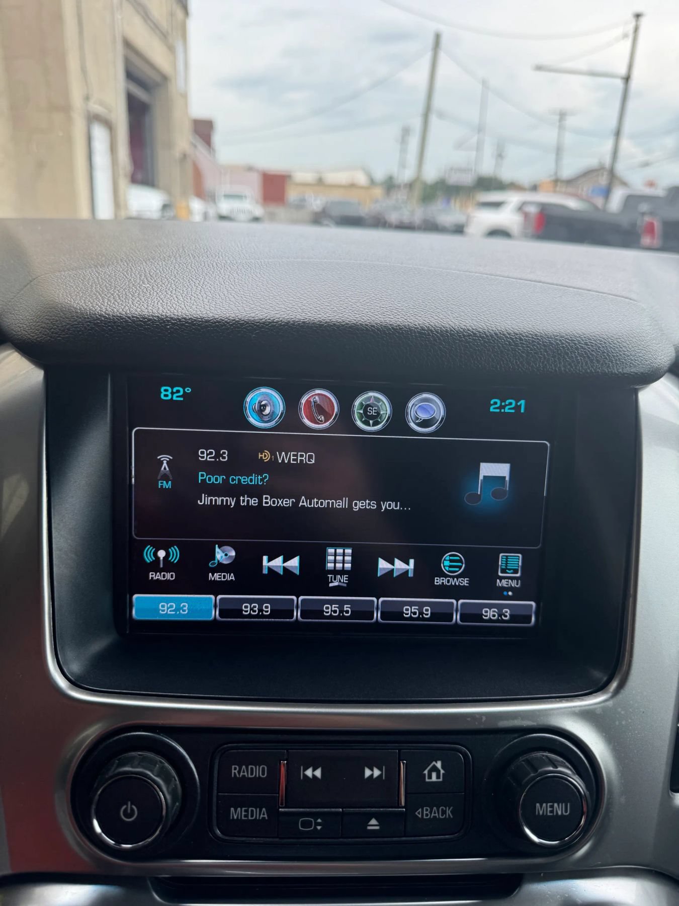 Used 2018 Chevrolet Suburban LT AWD/4WD image 16