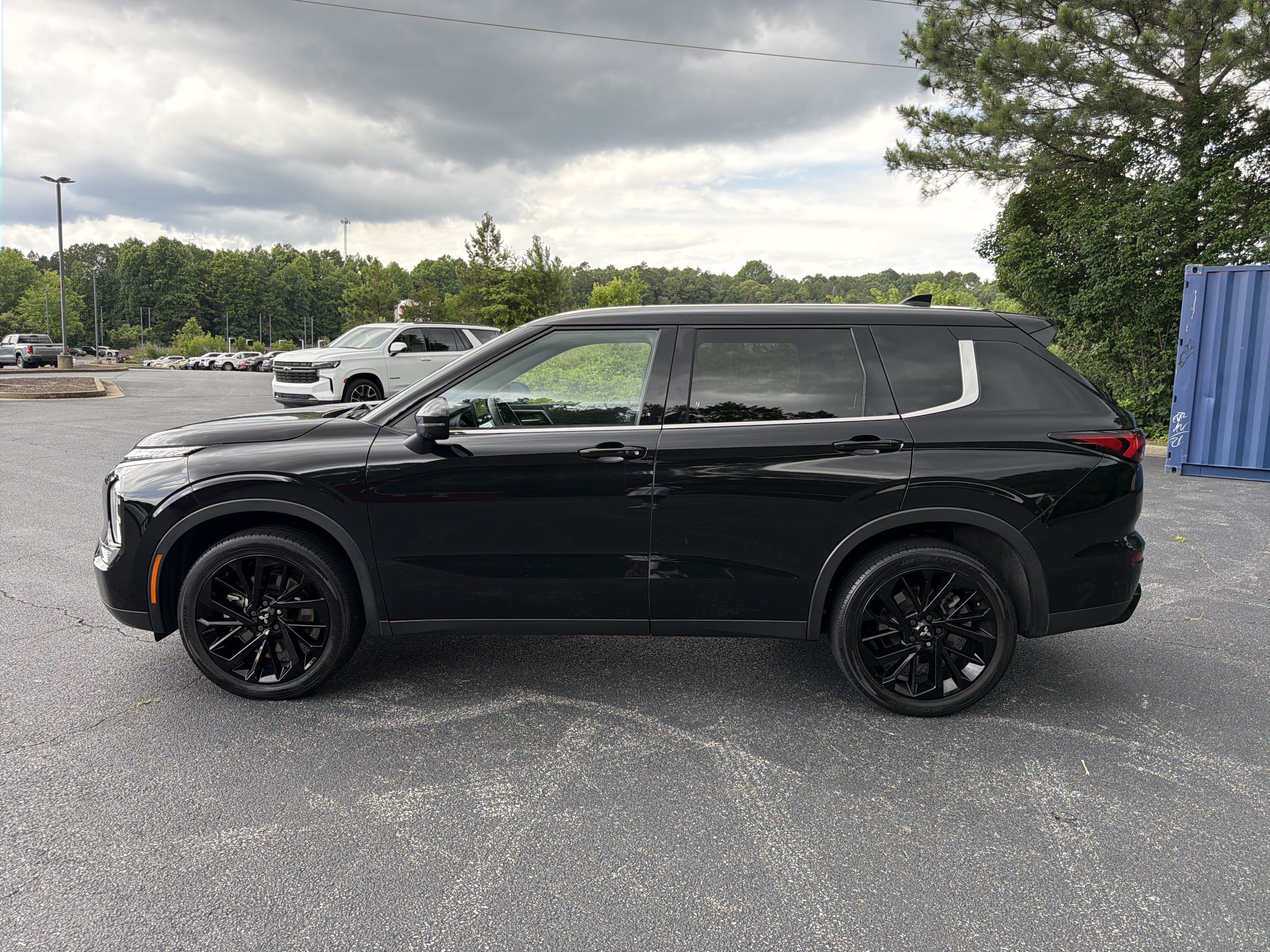 Used 2023 Mitsubishi Outlander SE FWD image 6