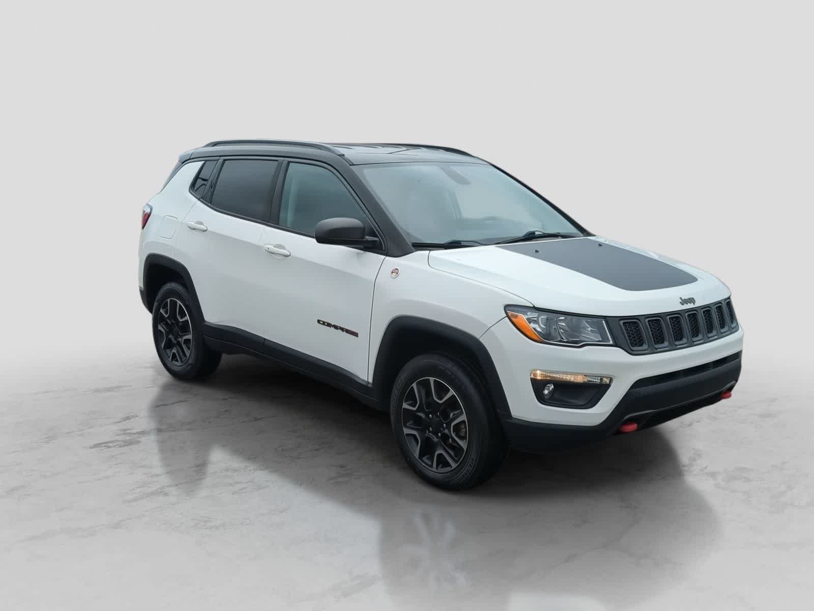Used 2019 Jeep Compass Trailhawk AWD/4WD image 2