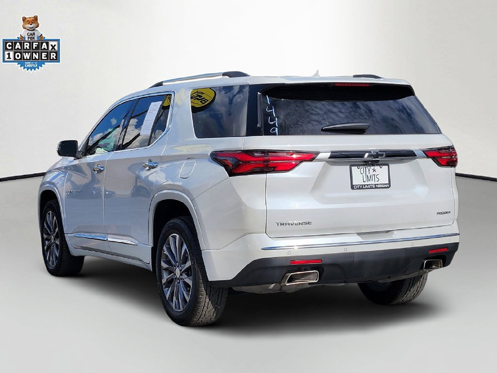 Used 2023 Chevrolet Traverse Premier FWD image 5