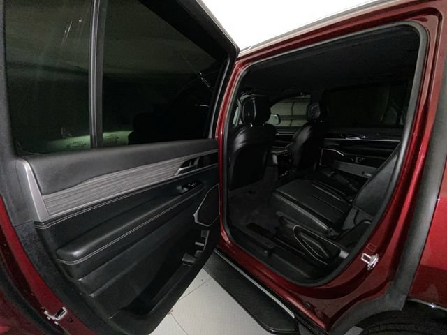 Used 2022 Jeep Wagoneer Series III AWD/4WD image 22