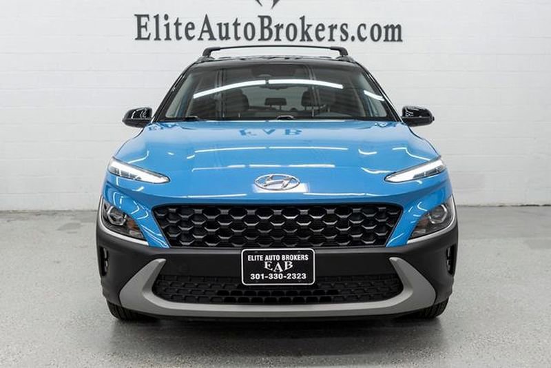 Used 2023 Hyundai Kona SEL image 3