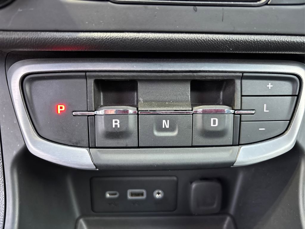 Used 2024 GMC Terrain SLE image 29