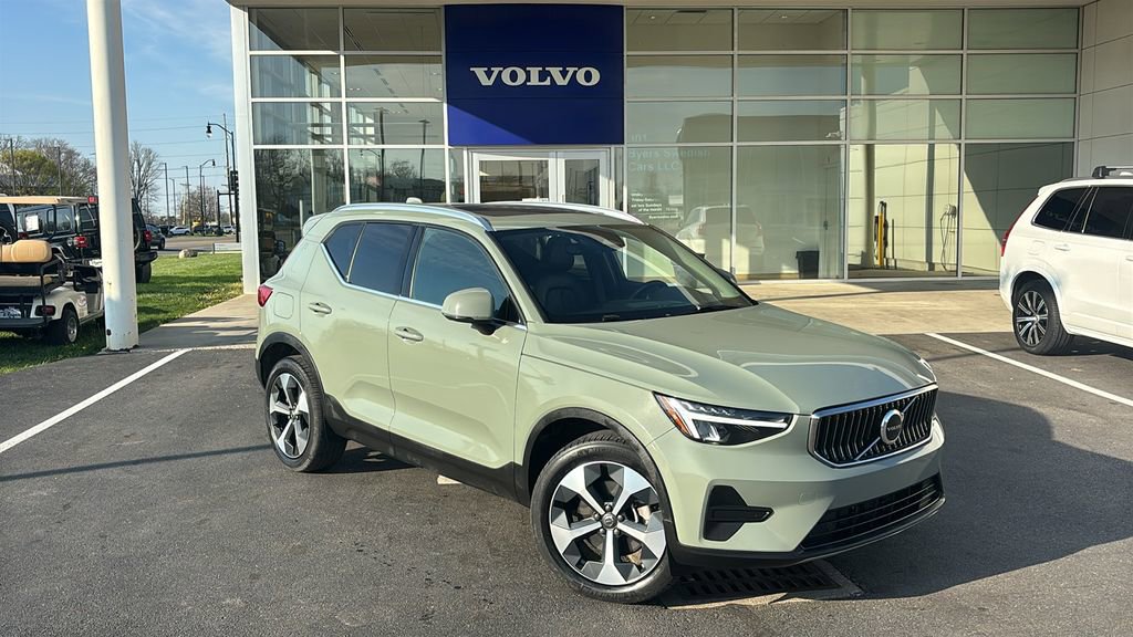 Certified 2024 Volvo XC40 B5 Core image 2