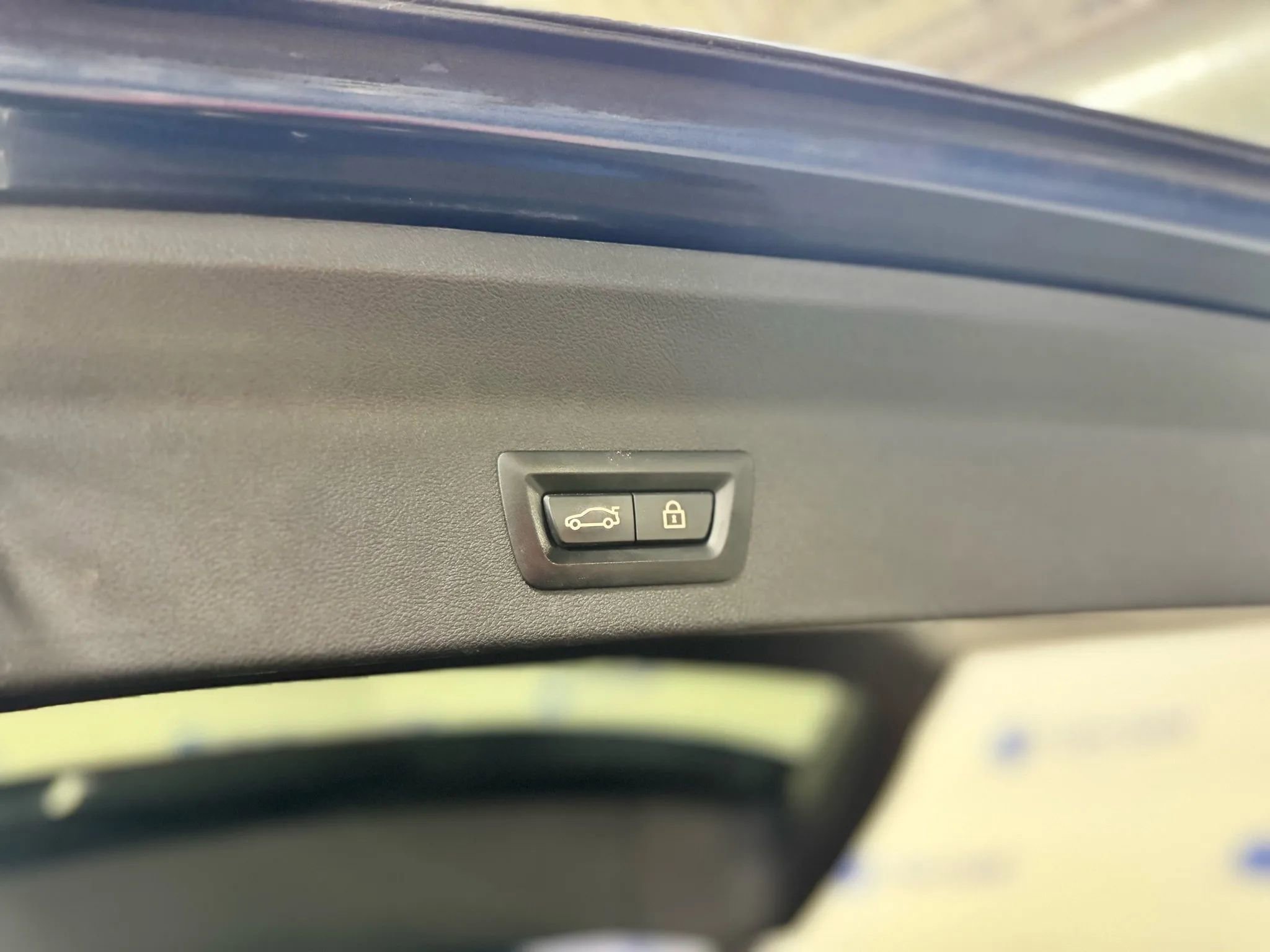 Used 2021 BMW X3 sDrive30i w/ M Sport Package image 11