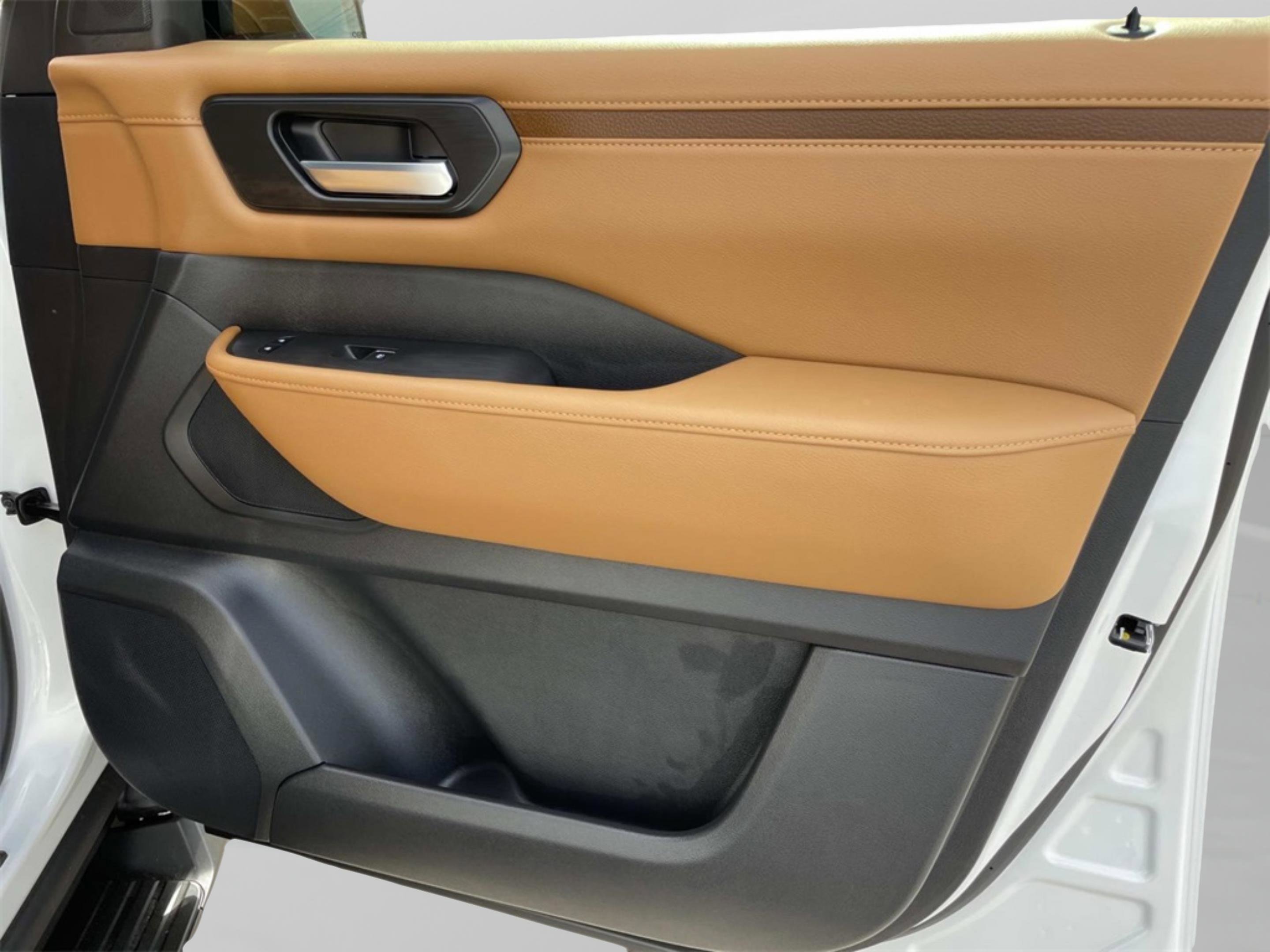 New 2026 Nissan Armada SL w/ Captain's Chari Seat Package image 26