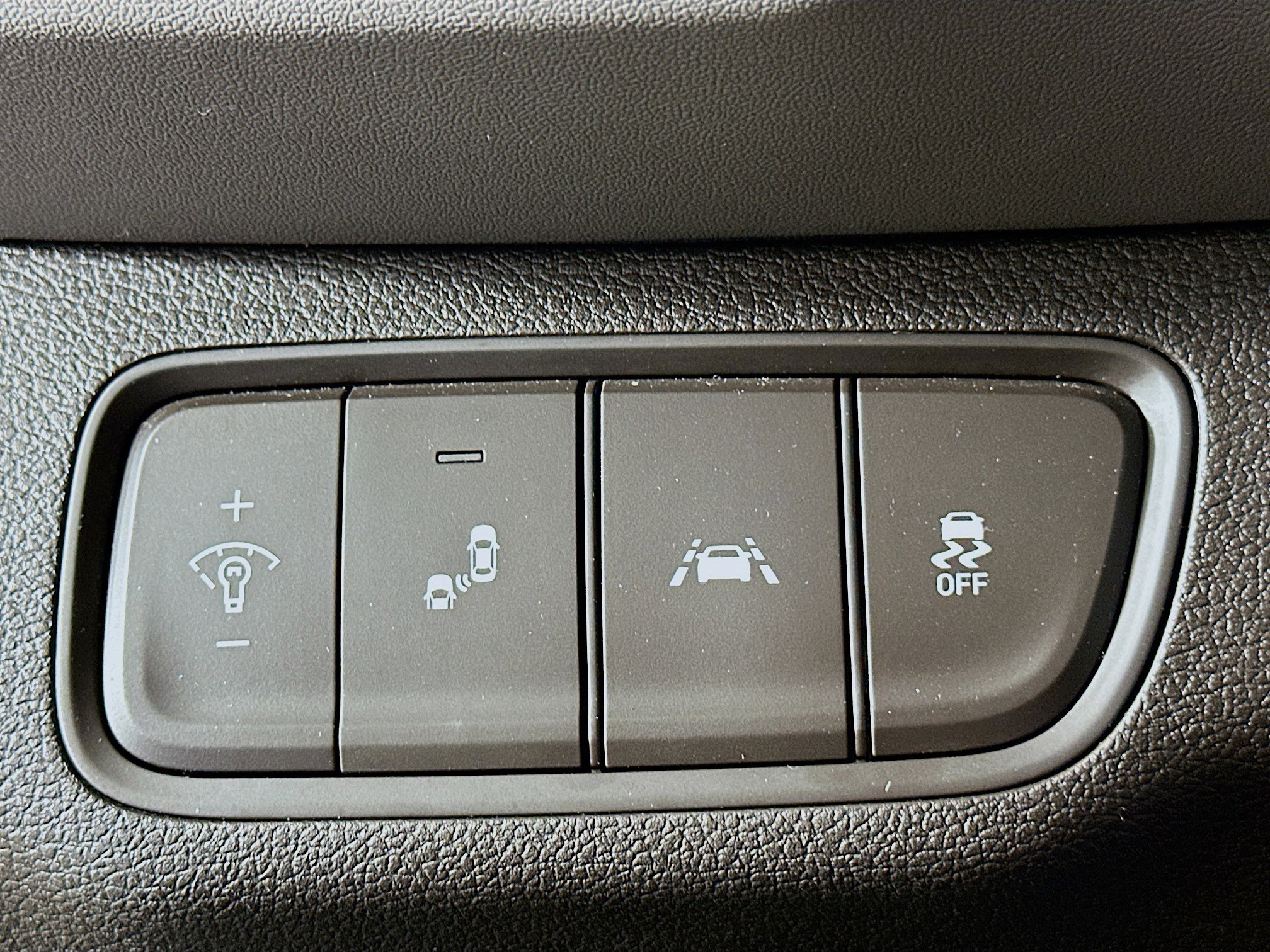 Used 2019 Hyundai Santa Fe SE image 17