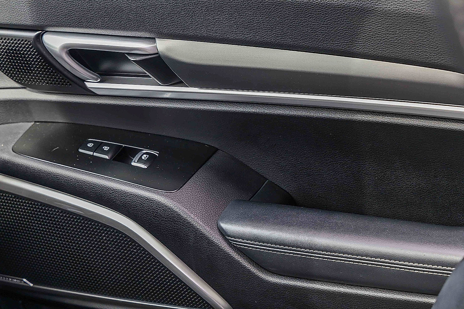 Used 2020 Kia Telluride S w/ S 8 Passenger Seating Package AWD/4WD image 16