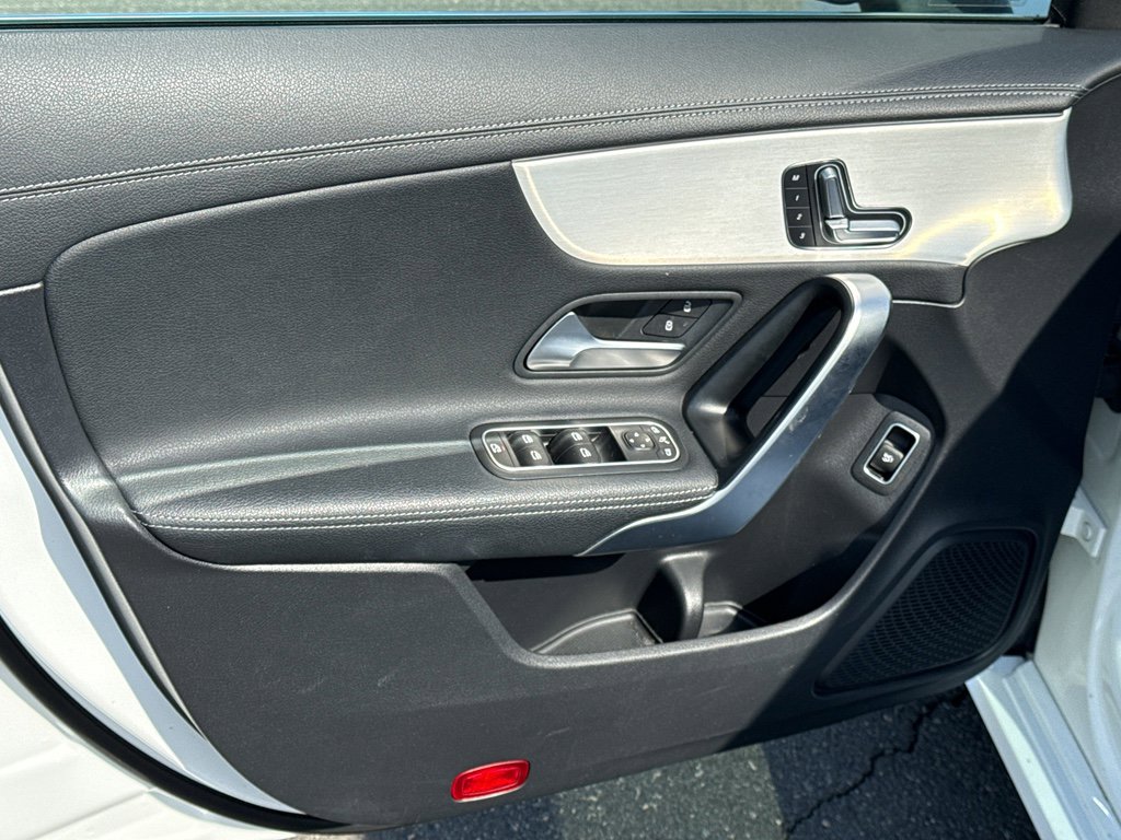 Used 2025 Mercedes-Benz CLA 250 4MATIC image 9