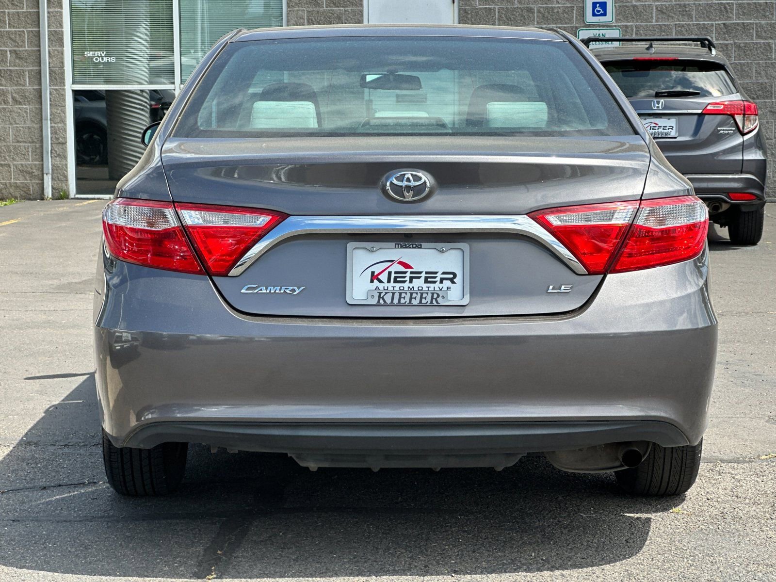 Used 2016 Toyota Camry LE FWD image 5