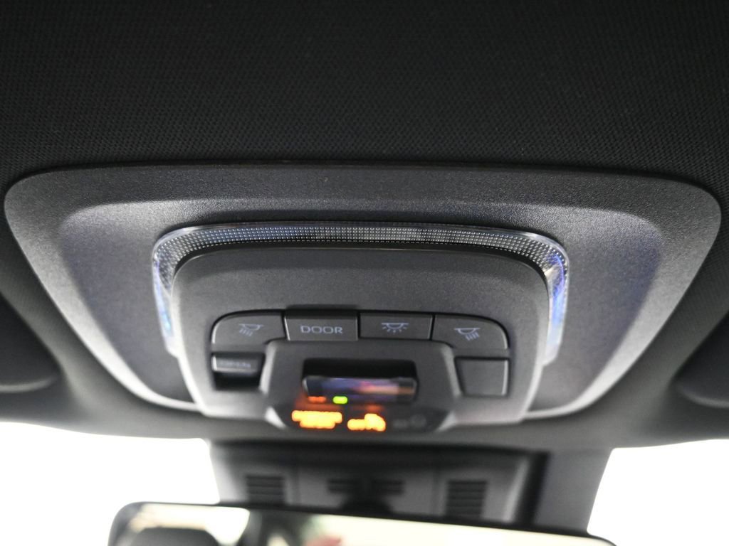 Used 2023 Toyota Crown Limited w/ Advanced Technology Package image 17