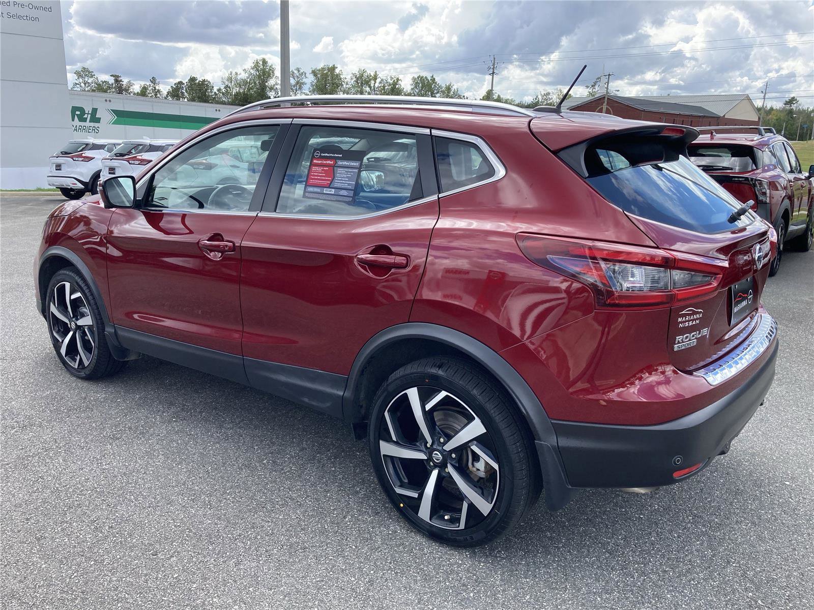 Used 2022 Nissan Rogue Sport SL image 5