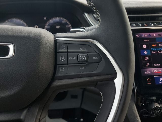 Certified 2025 Jeep Grand Cherokee L Limited w/ Luxury Tech Group II AWD/4WD image 28