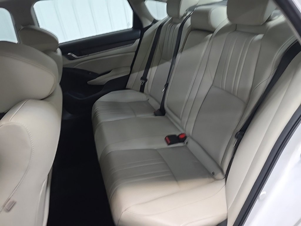 Used 2018 Honda Accord EX-L image 32