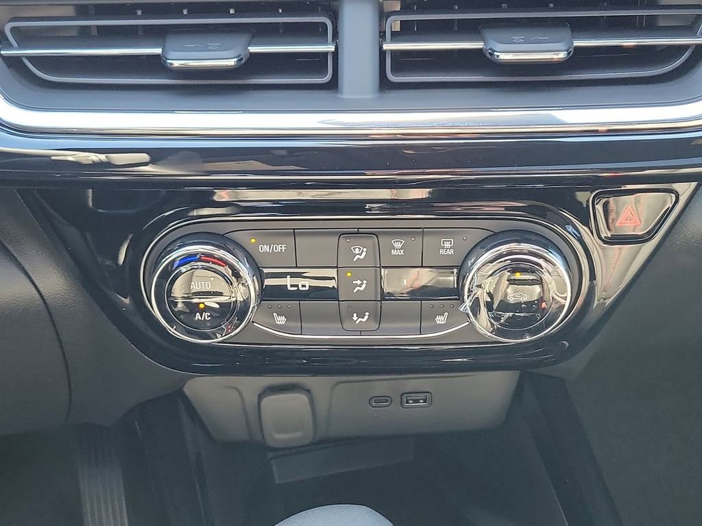 New 2026 Chevrolet Trax RS w/ Sunroof Package image 6