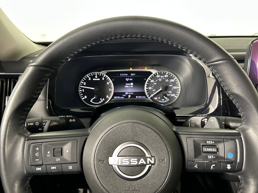 Used 2024 Nissan Pathfinder SV image 13