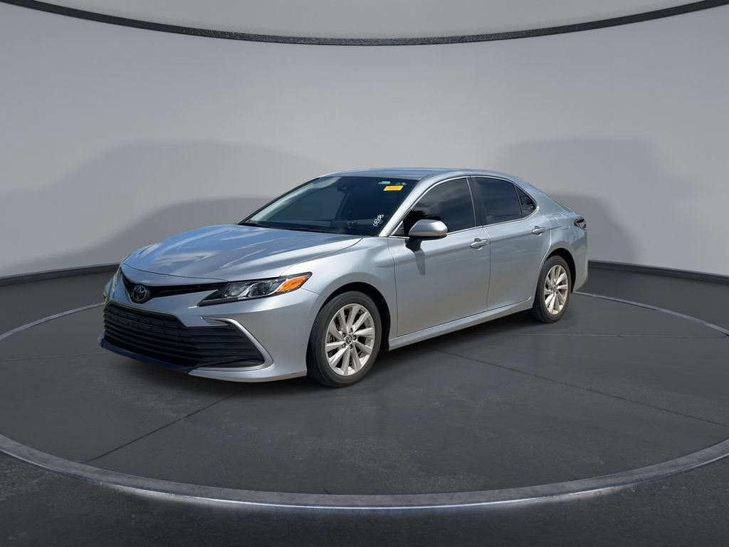 Used 2023 Toyota Camry LE FWD image 4