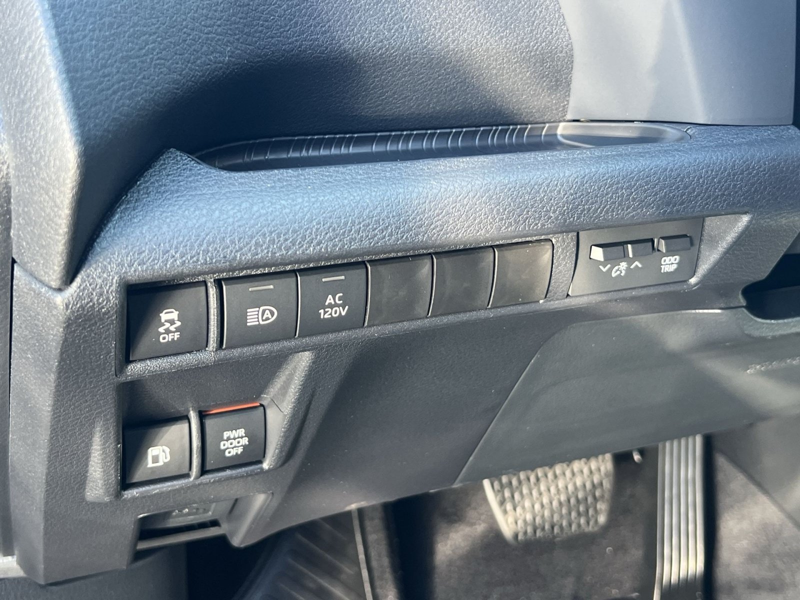 New 2026 Toyota Sienna Limited FWD image 23