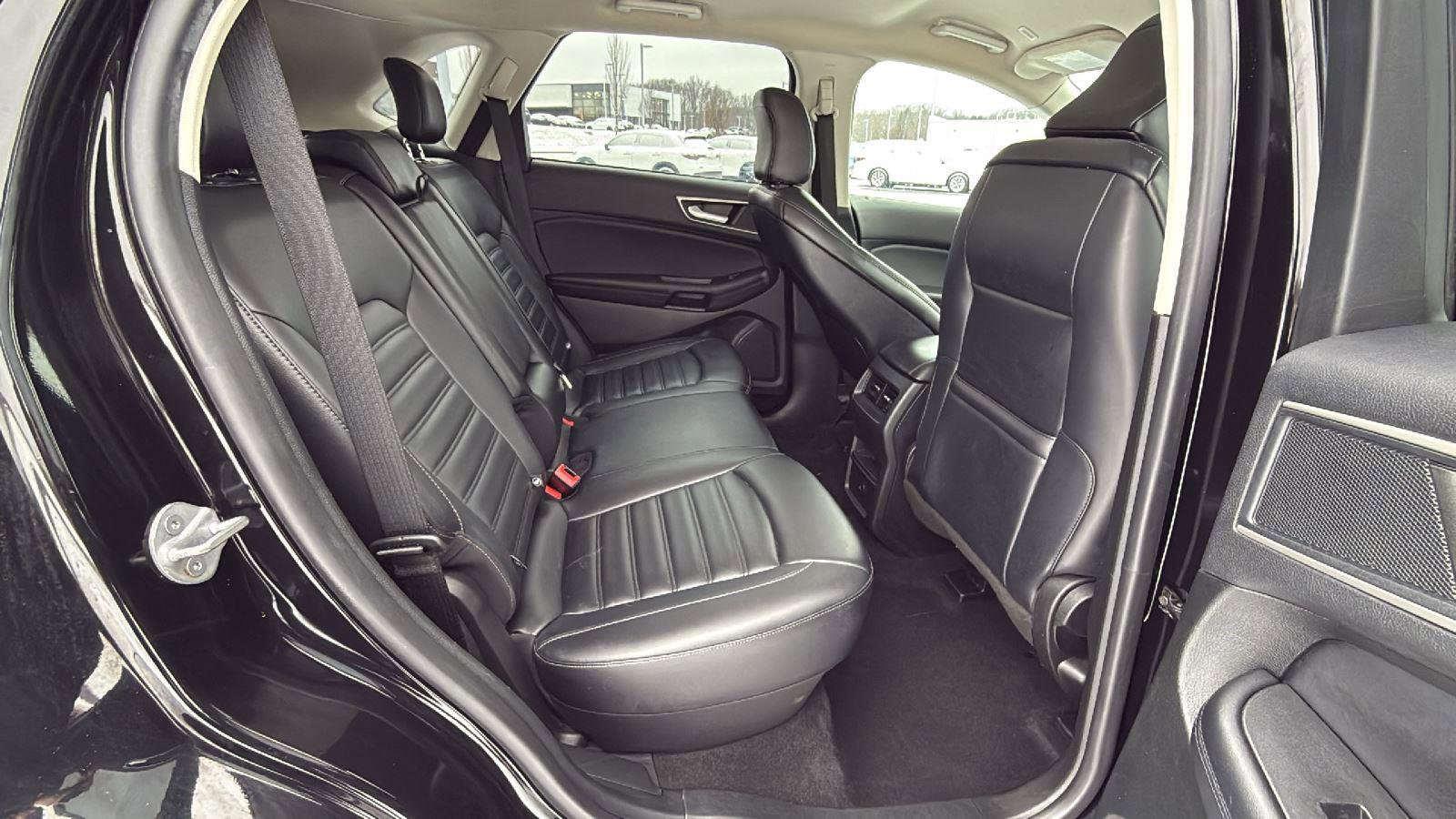 Used 2023 Ford Edge SEL image 20