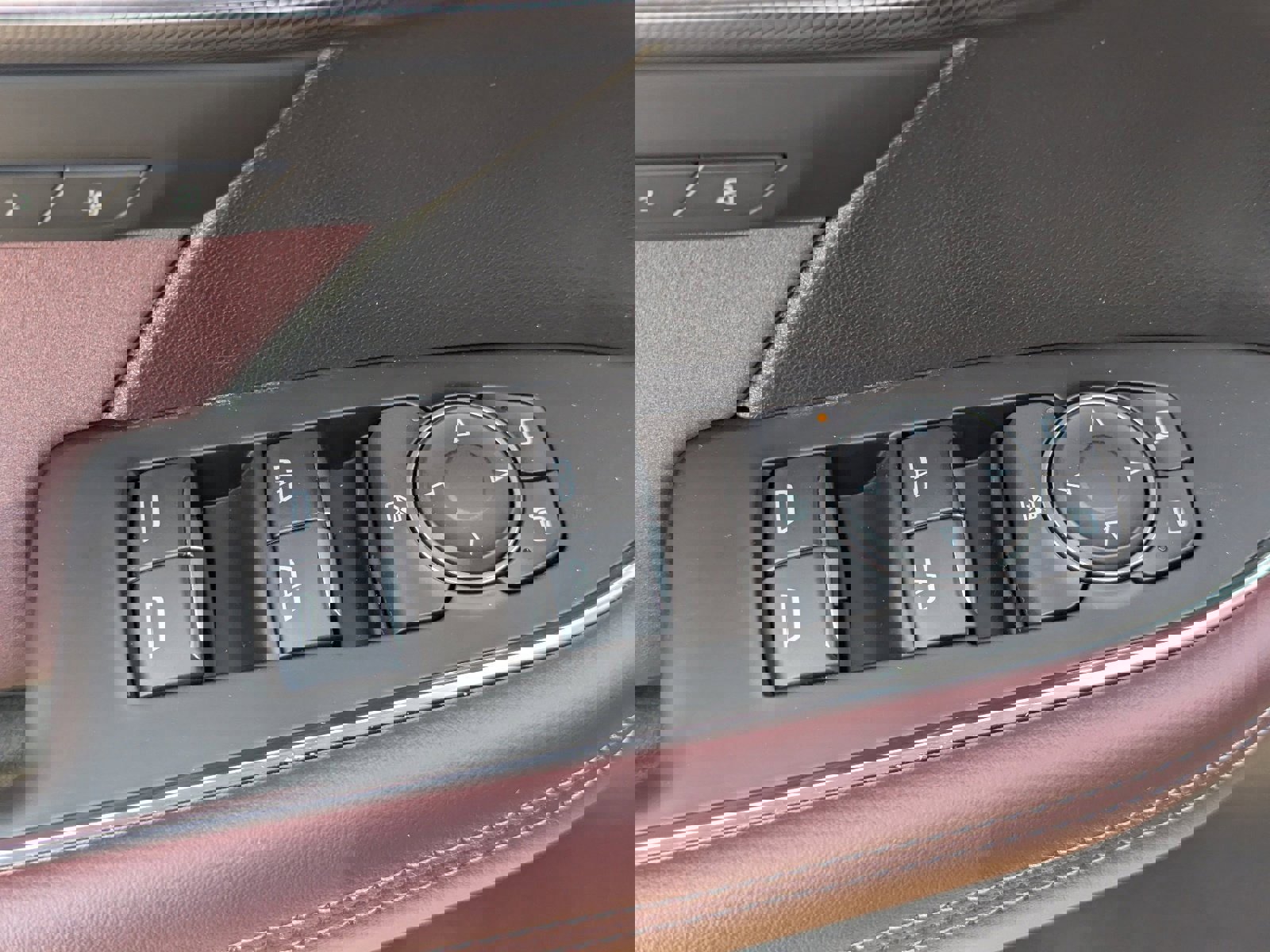 Used 2025 Buick Envision Sport Touring image 25