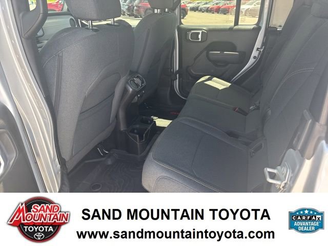 Used 2024 Jeep Gladiator Sport AWD/4WD image 14