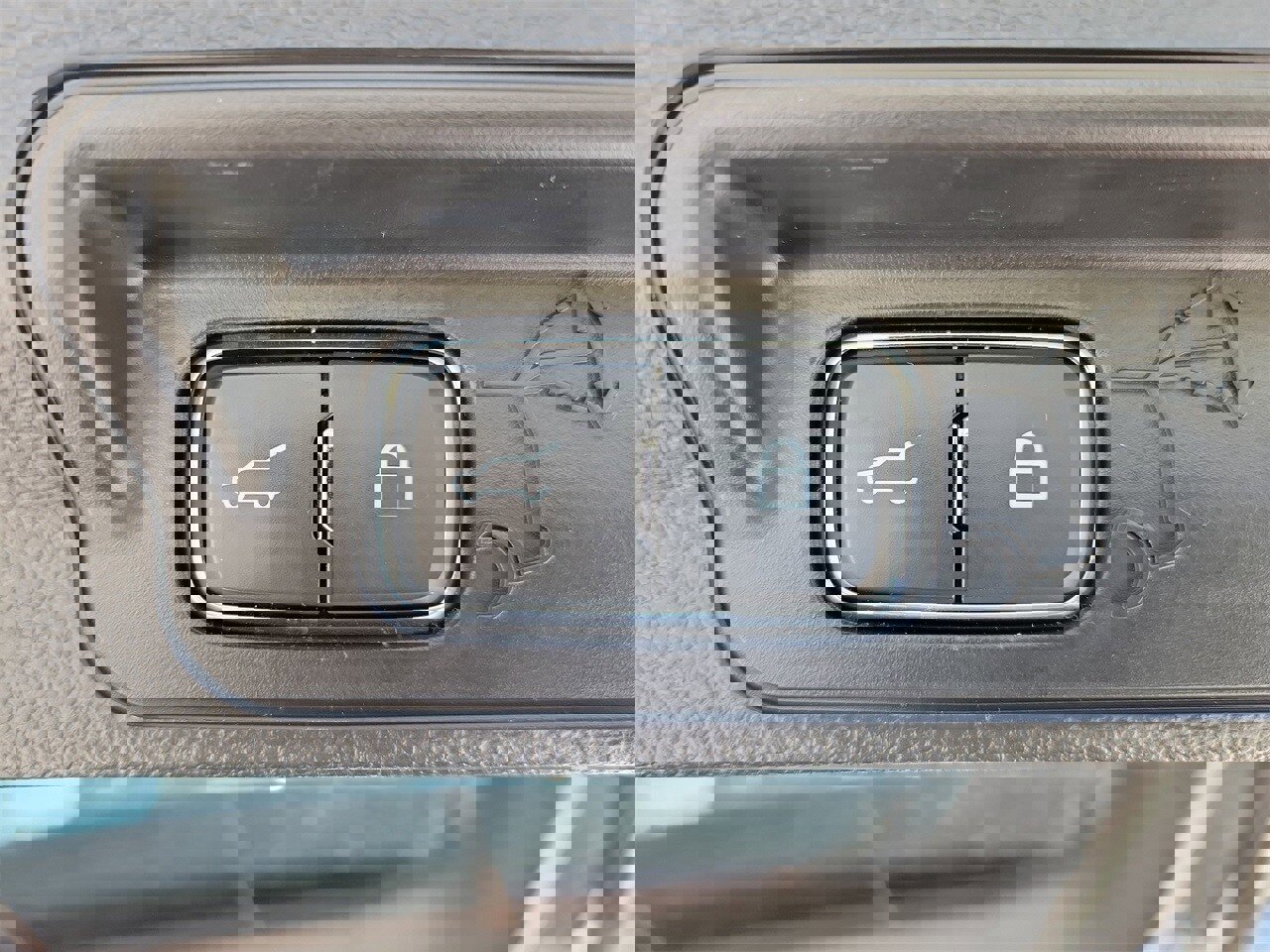 Used 2023 Ford Explorer XLT w/ Equipment Group 202A image 10