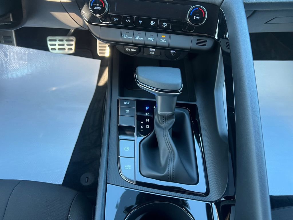 Certified 2025 Hyundai Elantra SEL FWD image 20