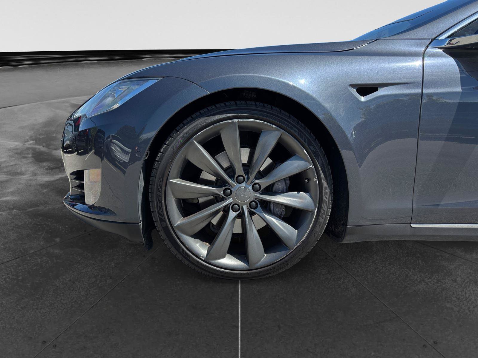 Used 2015 Tesla Model S 70D AWD/4WD image 9