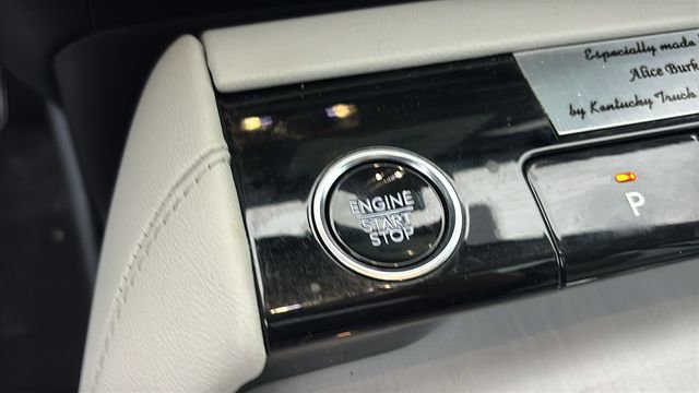 Used 2025 Lincoln Navigator L Reserve AWD/4WD image 13