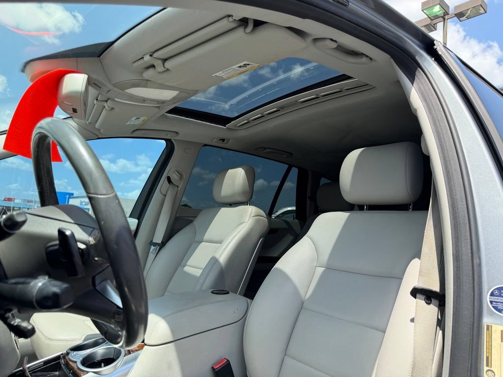 Used 2012 Mercedes-Benz R 350 4MATIC image 16