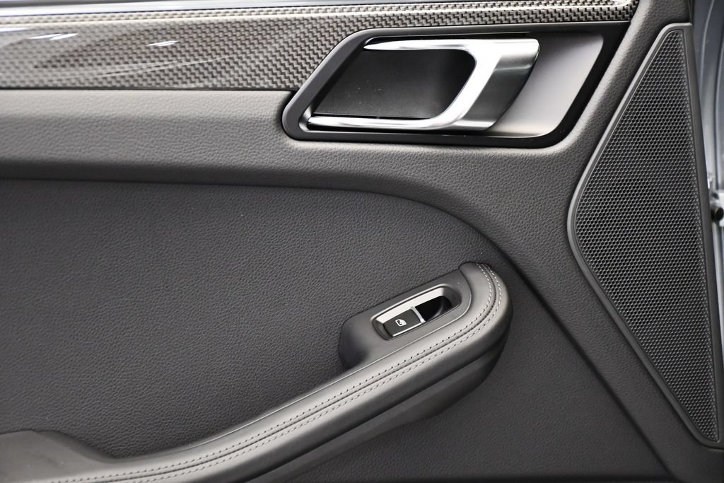 Certified 2026 Porsche Macan Turbo AWD/4WD image 43