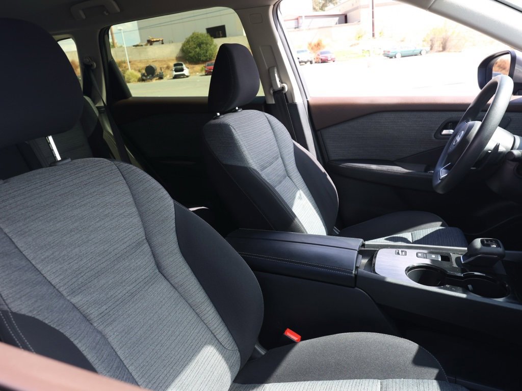 Used 2023 Nissan Rogue SV image 21