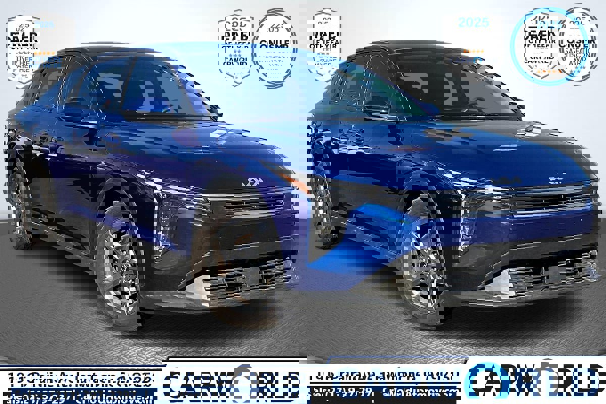 Used 2025 Kia K4 LXS image 1