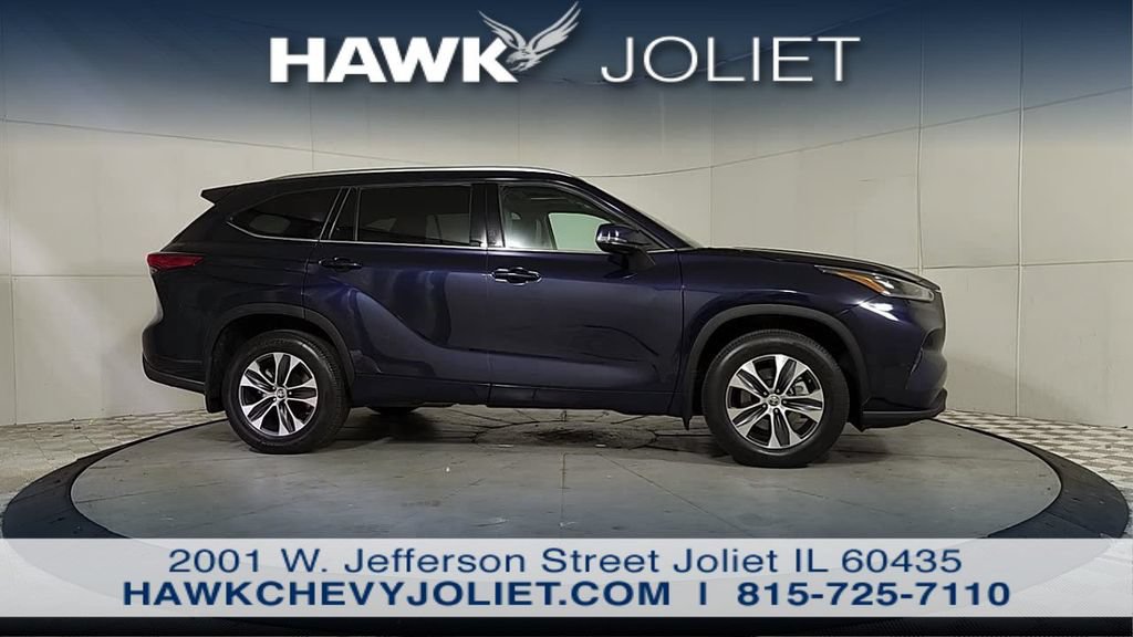 Used 2021 Toyota Highlander XLE AWD/4WD image 8