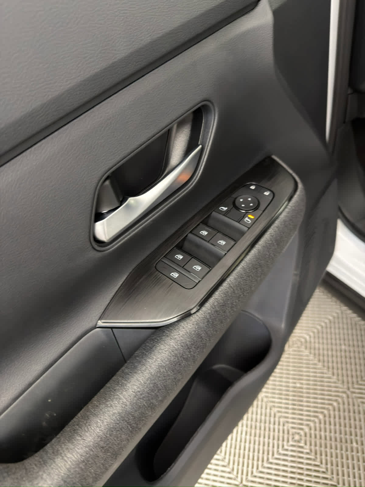 New 2026 Nissan Kicks SV w/ SV Premium Package image 23