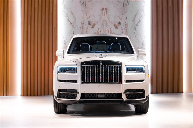 Used 2023 Rolls-Royce Cullinan Black Badge AWD/4WD image 3