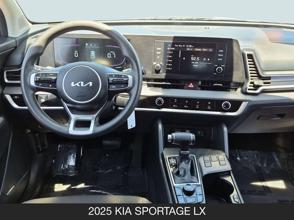 Used 2025 Kia Sportage LX FWD image 13