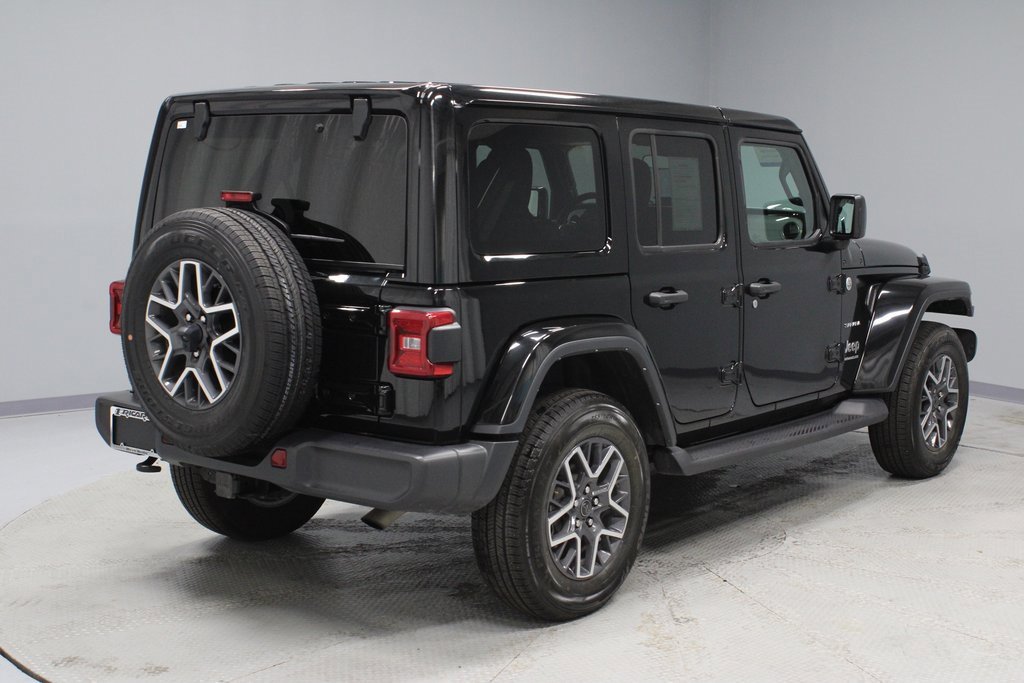 Used 2024 Jeep Wrangler Sahara image 11