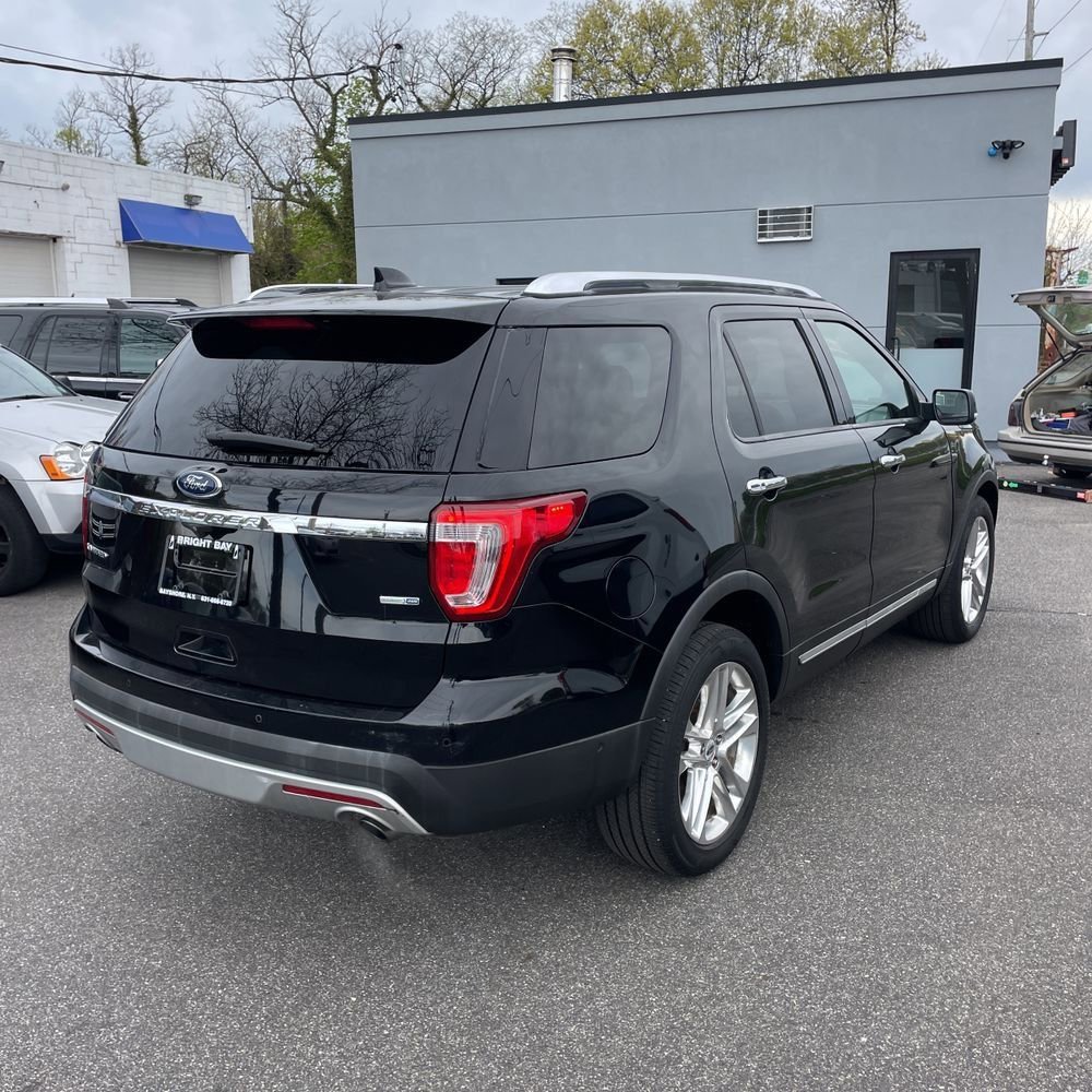 Used 2016 Ford Explorer Limited w/ Equipment Group 301A AWD/4WD image 3