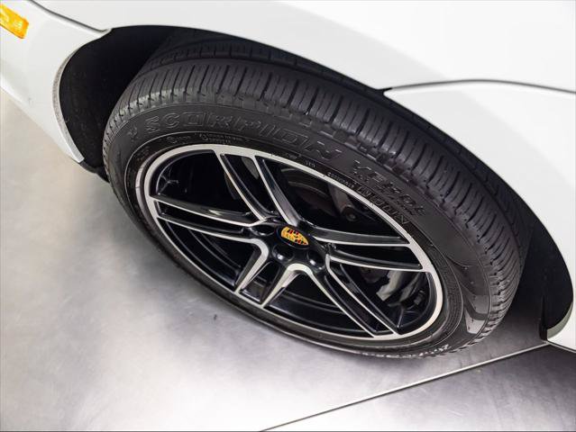 Used 2021 Porsche Macan AWD/4WD image 13