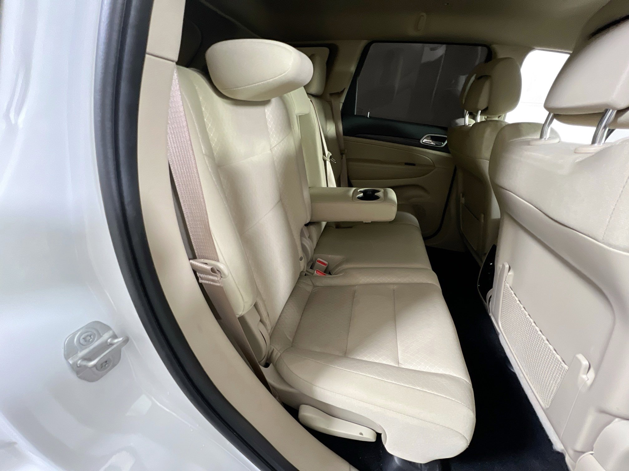 Used 2022 Jeep Grand Cherokee Laredo E image 25