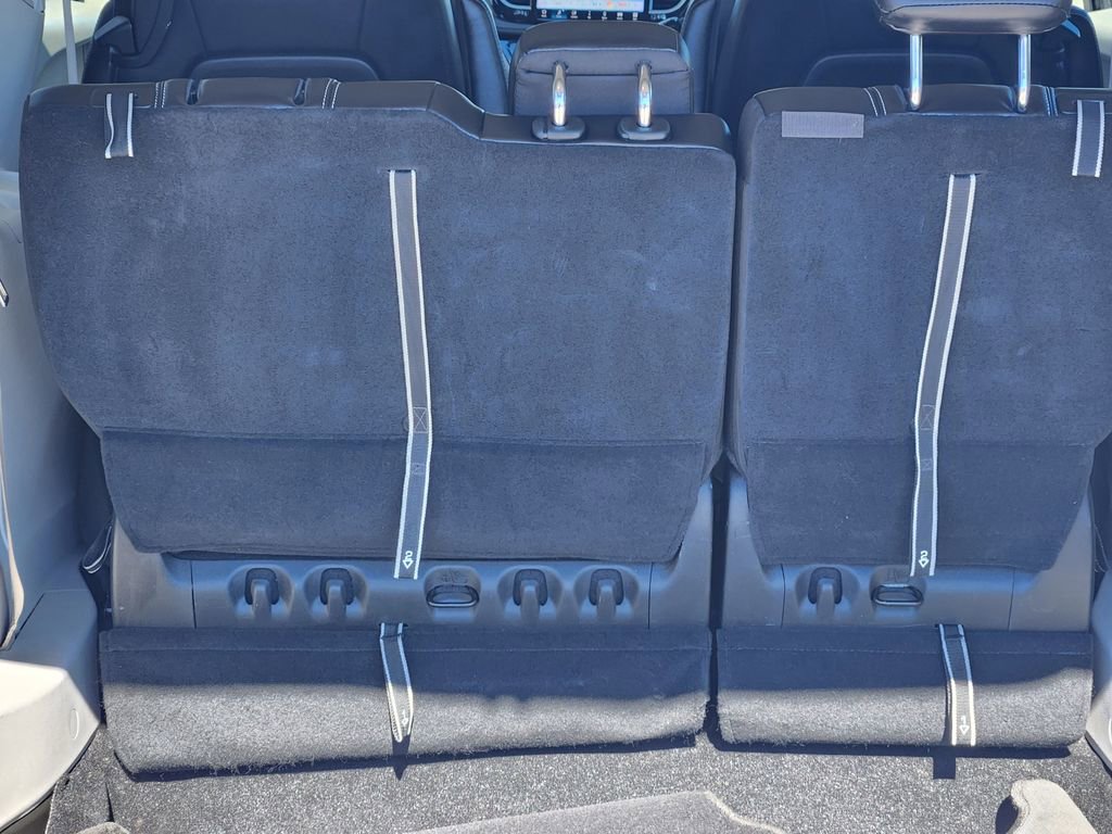 Used 2024 Chrysler Pacifica Select image 20