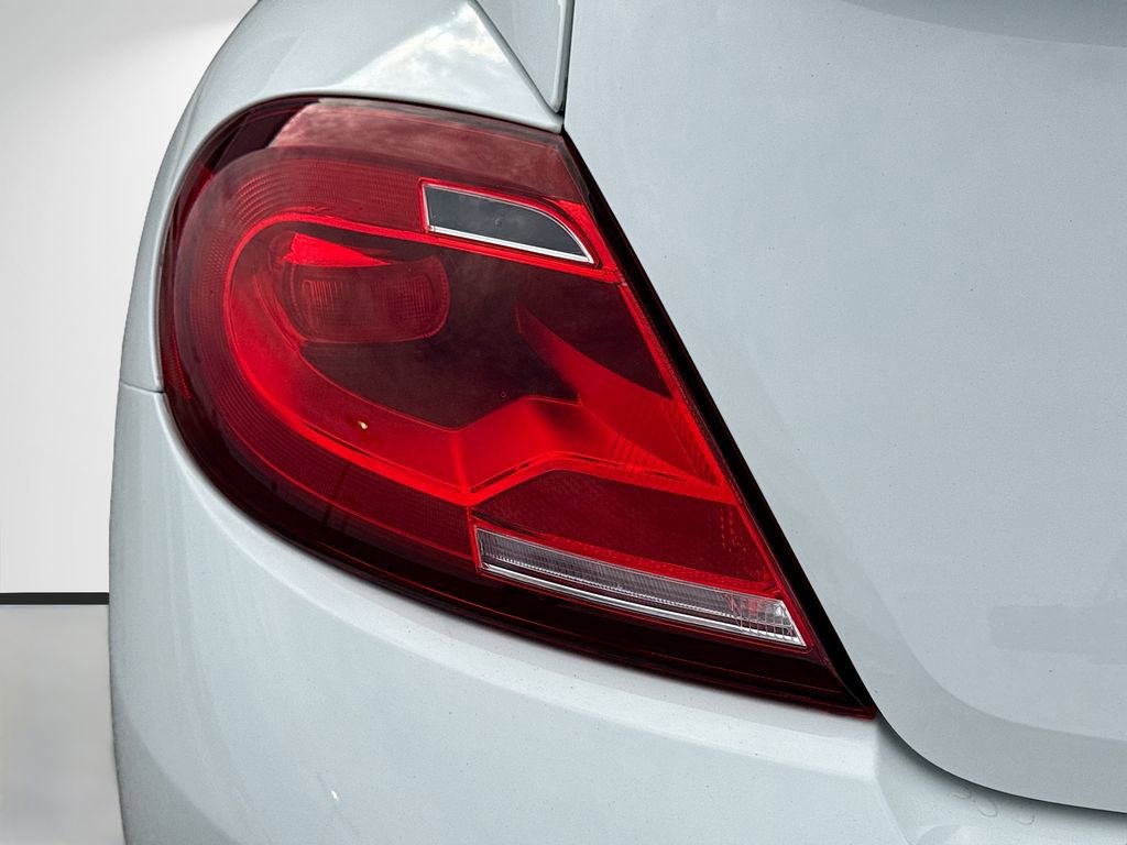 Used 2019 Volkswagen Beetle 2.0T S FWD image 10