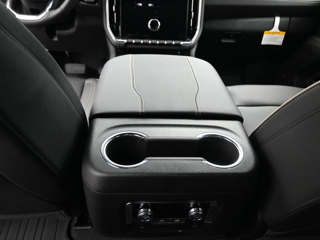 New 2026 GMC Yukon Elevation image 23