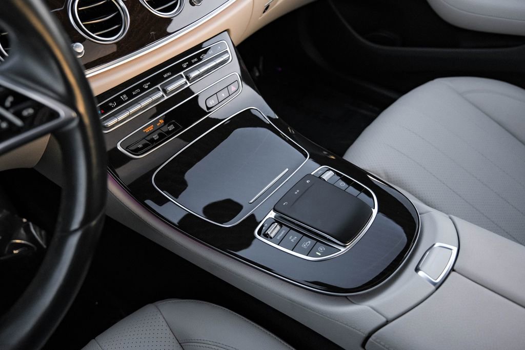 Used 2021 Mercedes-Benz E 350 Sedan image 23