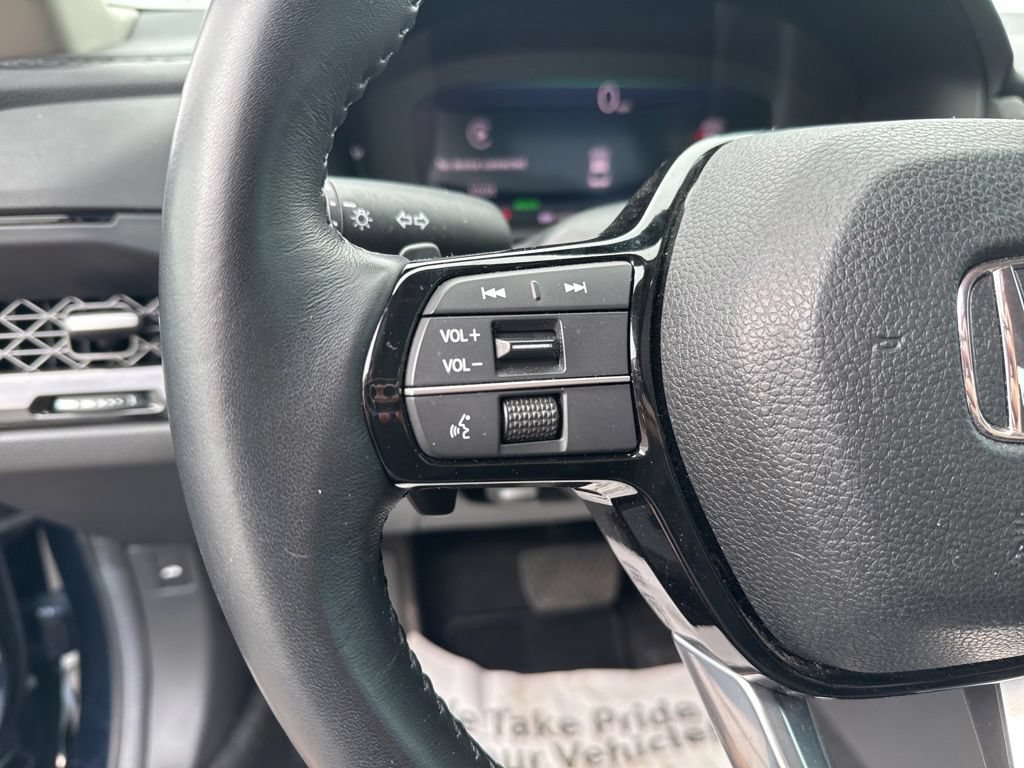 Used 2023 Honda Accord Touring image 14