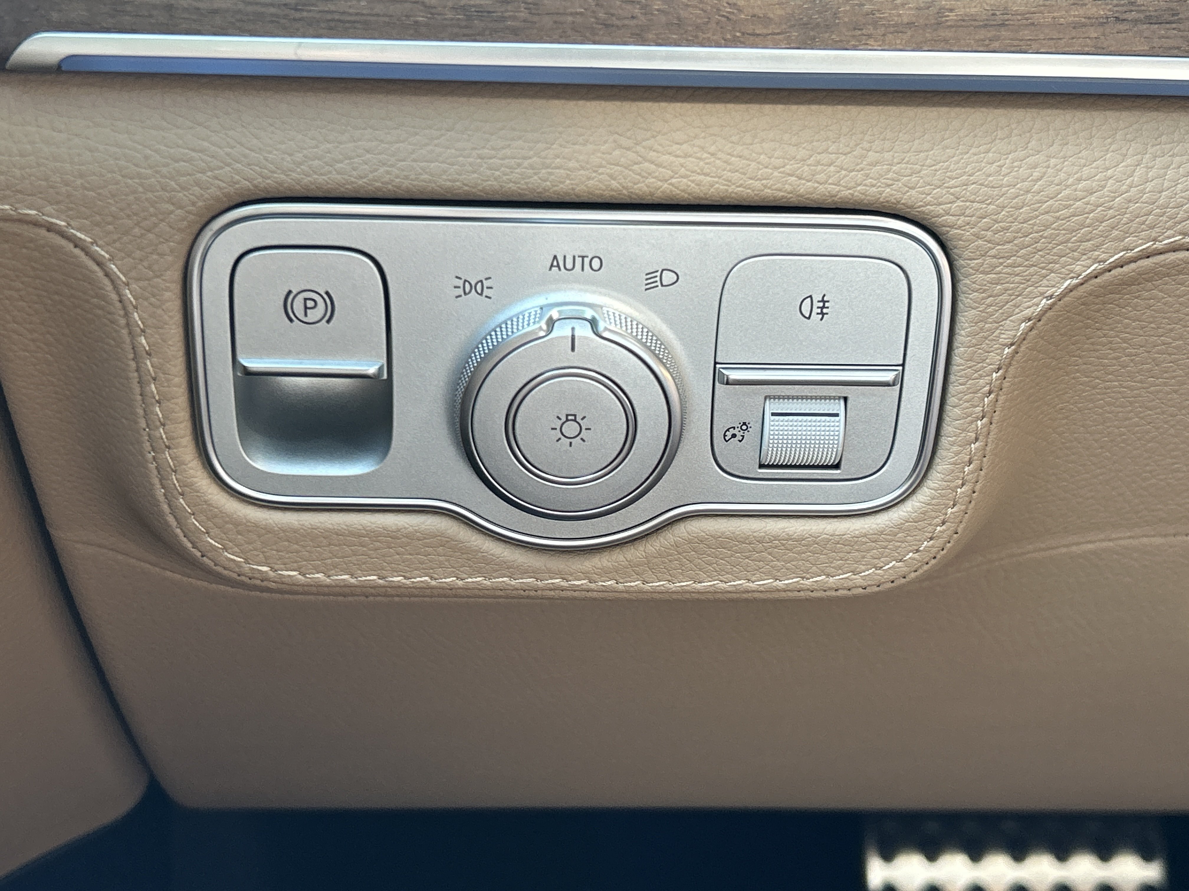 New 2026 Mercedes-Benz GLS 580 4MATIC image 23