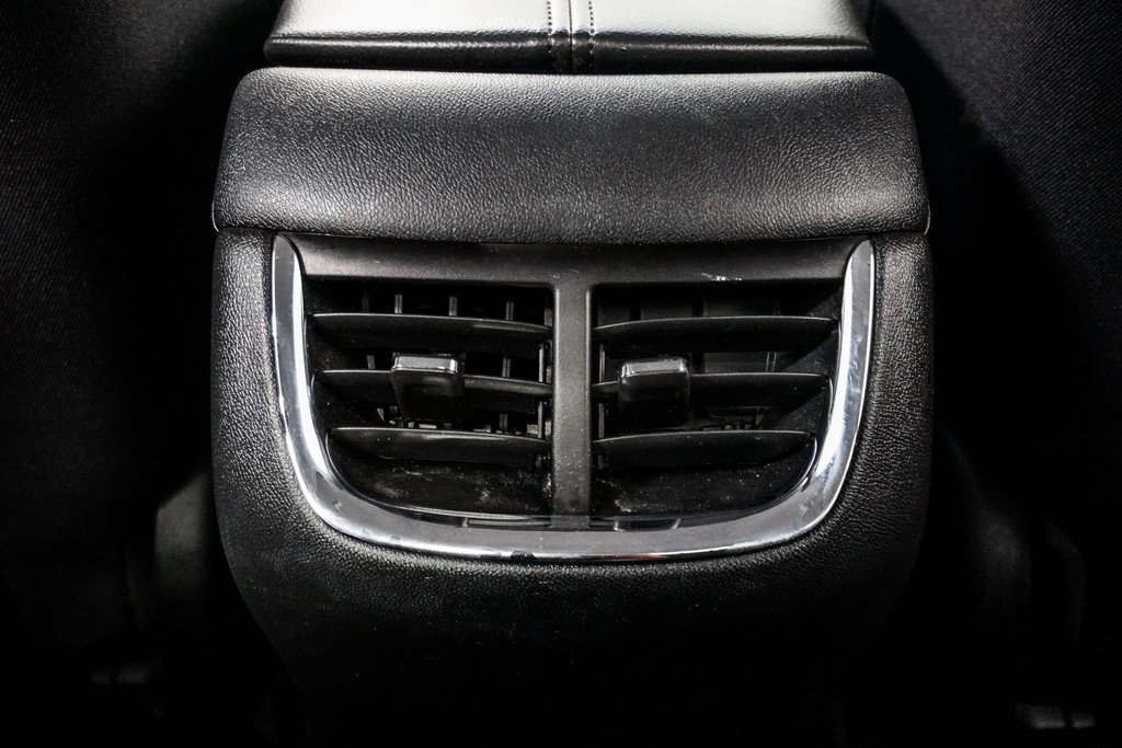 Used 2020 Chevrolet Malibu LT image 9