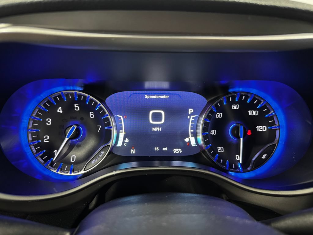 New 2027 Chrysler Pacifica Select w/ Family Tech Group AWD/4WD image 8