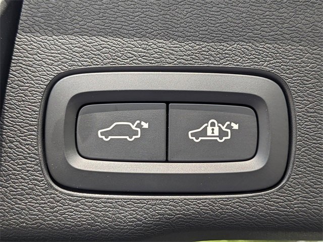 New 2025 Volvo XC60 B5 Ultra w/ Protection Package Premier image 14